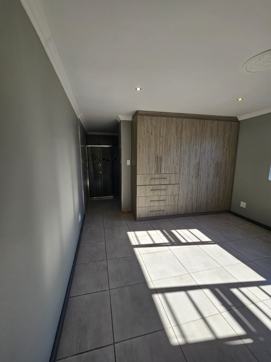 To Let 1 Bedroom Property for Rent in Greenshields Park Eastern Cape